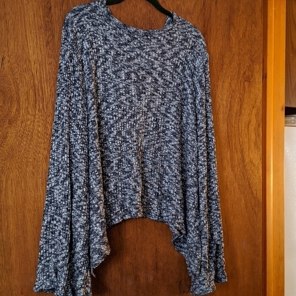 Blue Mint Sharkbite Black & White Sweater - Picture 6 of 6